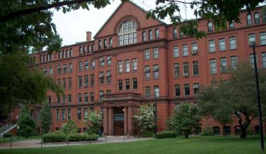 Massachussets campus Photo